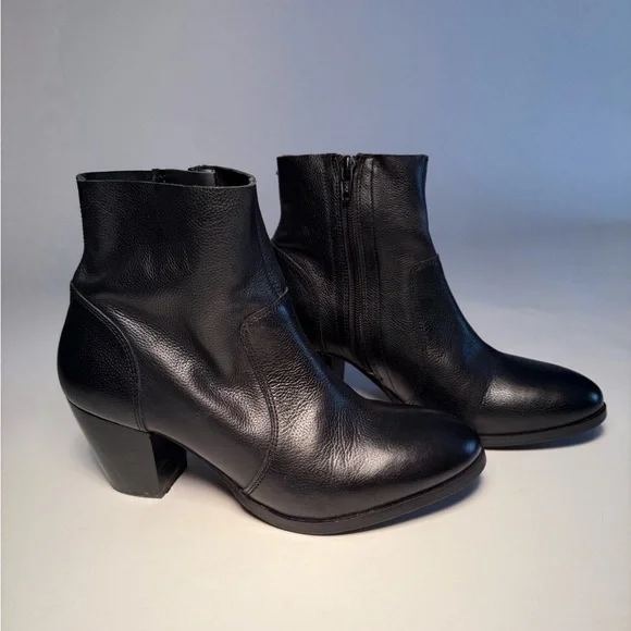 Diba Black Leather Ankle Booties - Picture 3 of 7